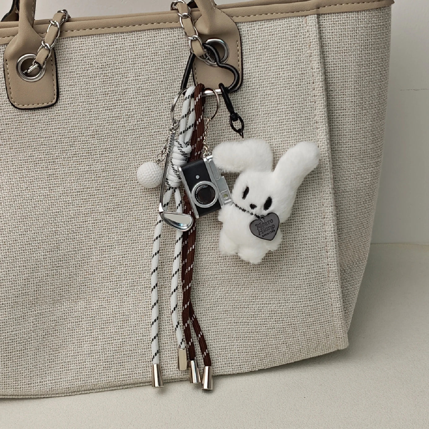 Porte-Clés Peluche Lapin – Charme & Douceur pour Votre Sac